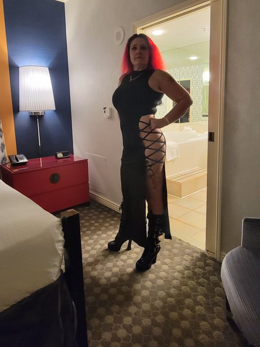 Getting Ready For a Session... This Sub Will Be Begging For There Session To Be Over..!!! https://t.