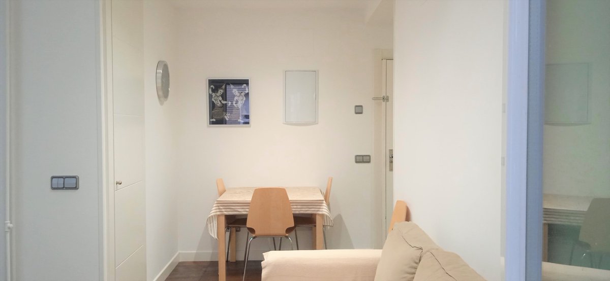 #SeAlquila estudio reformado y completamente amueblado, excelentes calidades en #CiudadUniversitaria. Calefacción central (incluida en el precio) y aire acondicionado. Portero físico, metro #GuzmánBueno a la puerta idealista.com/inmueble/95372… #Madrid #Argüelles #Moncloa #Inmobiliaria