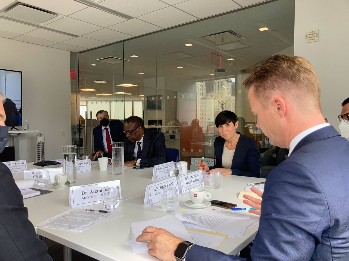 DanishMFA's tweet photo. “Climate change is the defining challenge of our time. It is becoming clear that it is also a security challenge,” said @JeppeKofod today at #UNGA event on climate &amp; security with 🇦🇪🇳🇴🇲🇱🇯🇲🇲🇻🇲🇷. Important to hear from countries w most at stake @UNUniversity @adelphi_berlin https://t.co/fDGPH9XWBN