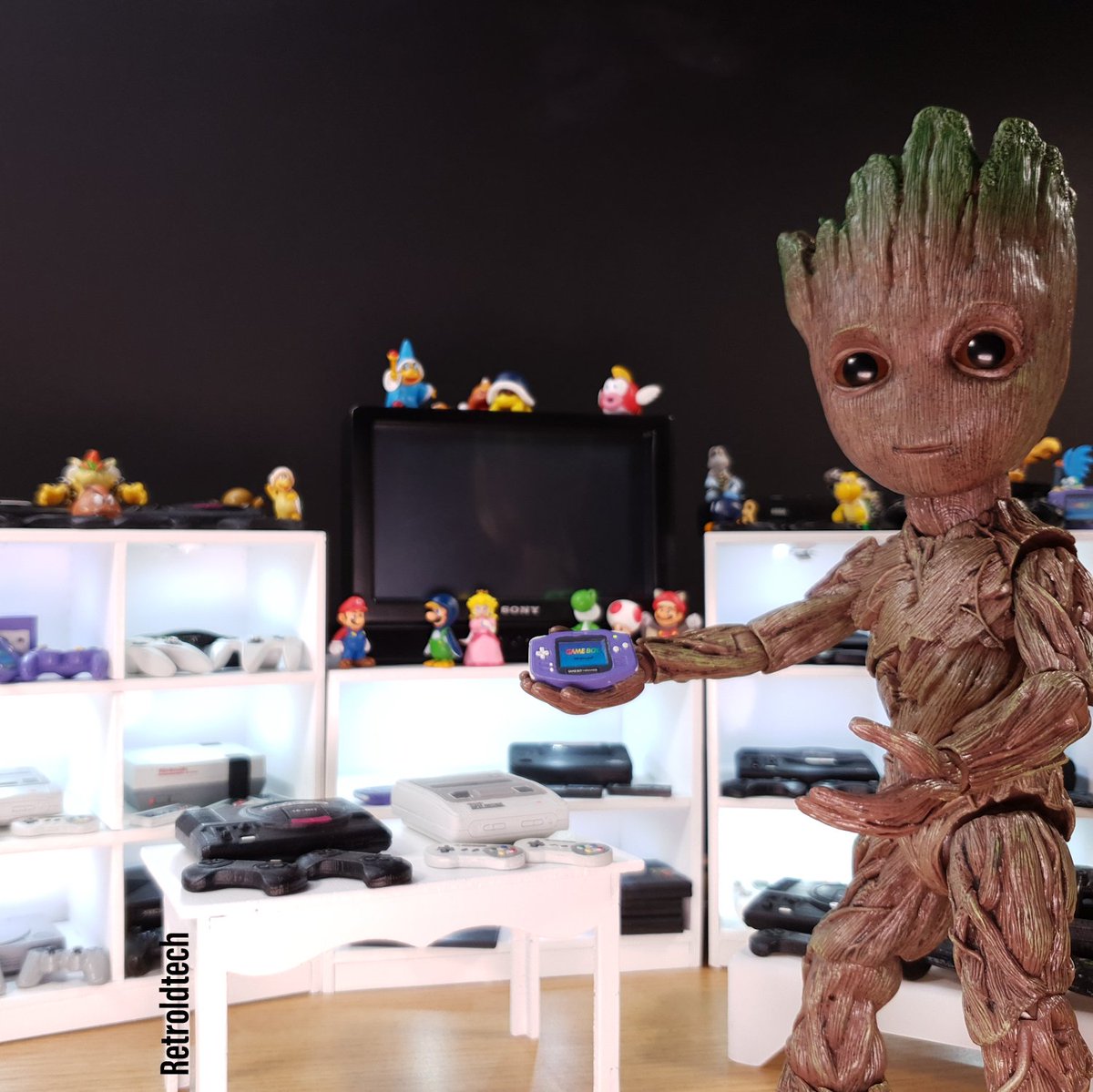 Game Boy Advance Time! 💜
#Gameboyadvance #nintendogba #gba #gameboy #handheld #handheldgaming #retrogaming #miniatures #minis #iamgroot #groot #onesixthscale #16scale #toyphotography #actionfiguresphotography #diorama #3dprinted #3dprintedmodels #miniatureart #toystagram