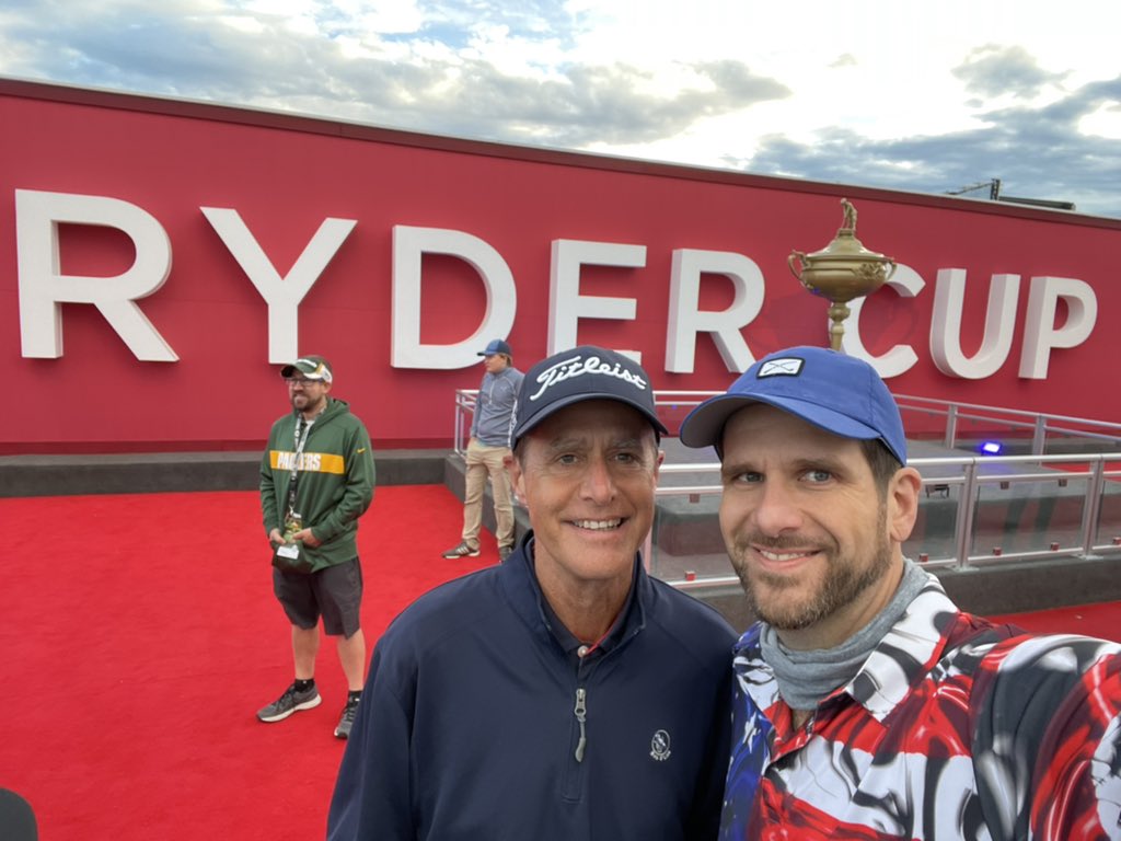 JustinRedeker's tweet photo. @j0hnbrady 🇺🇸🇺🇸🇺🇸 https://t.co/3PKpZOrUoM