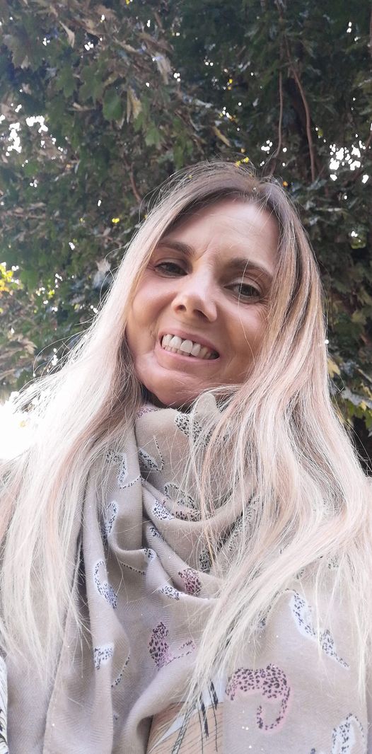 Hélène, 28 ans, deux enfants 

une petite boule sous la mâchoire gauche... 
depuis plus de 3 semaines.

#cancer des glandes salivaires 

Les cancers ORL #OnLesEcharpes

<a href="/MakeSenseCmpn/">Make Sense Campaign</a>
<a href="/merck_fr/">Merck France</a>