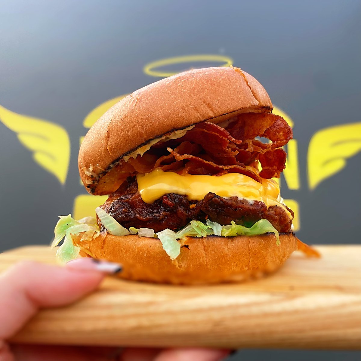 Launching tonight… “The Chicken Mayo” 🤩

Keeping things simple; spiced buttermilk fried chicken fillet, crisp iceberg lettuce, our signature Wingman mayonnaise sauce, all between toasted brioche buns😍

Pimp your burger with crispy bacon, melting American cheese and pickles 😉