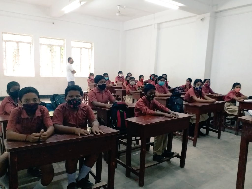 DrArpita16's tweet photo. RBSK Screening in Vidya Sagar High School ( Morning + Noon ) by Ashrampara UPHC RBSK MHT on 16th September , 2021..

#HealthForAll https://t.co/uMaZPJyzzA