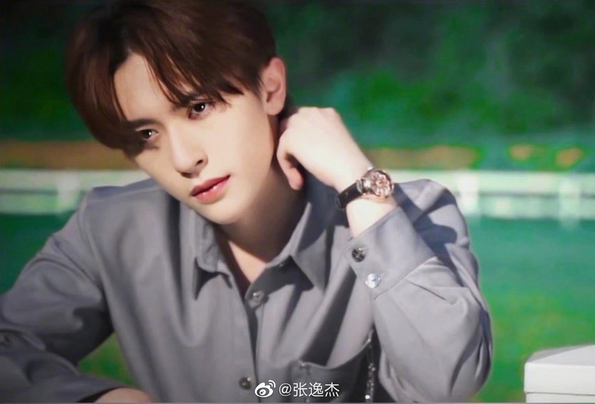 ZhangyijieTHfan's tweet photo. เธรด『Event updated: นิตยสารELE』

[Weibo updated] เจี๋ยๆมาอัพเว่ยภาพจากนิตยสาร ELE ค่ะ👼🏻 (2021.09.16) (1)

“🐎”

🔗 https://t.co/DK9xM05vGv

#จางอี้เจี๋ย #zhangyijie #张逸杰 https://t.co/zw4A3zifRU