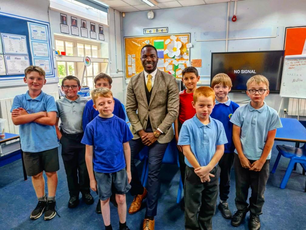 Introducing our newest #YoungGentleman's group <a href="/WeyfieldA/">Weyfield Primary Academy@WeyfieldSchool</a> <a href="/TKATAcademies/">TKAT: Achieving More Together.</a> to the project! This time we welcome these brilliant #YoungGents who are the first ever group in Guildford, Surrey. They gave some great input and can't wait for their session next week!🚀