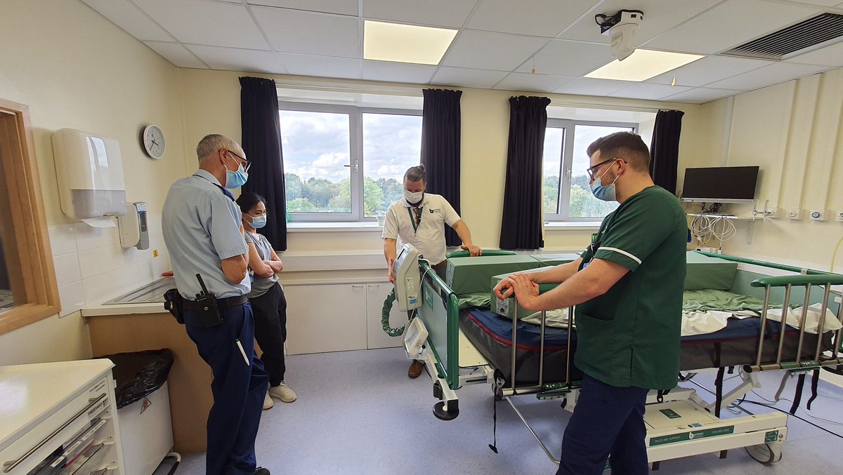 Always good to have a MDT in  a training session here <a href="/SalisburyNHS/">Salisbury Hospital</a>. Great discussion on possible scenarios.Thank you <a href="/SalisburySim/">Salisbury Simulation</a> for the space.