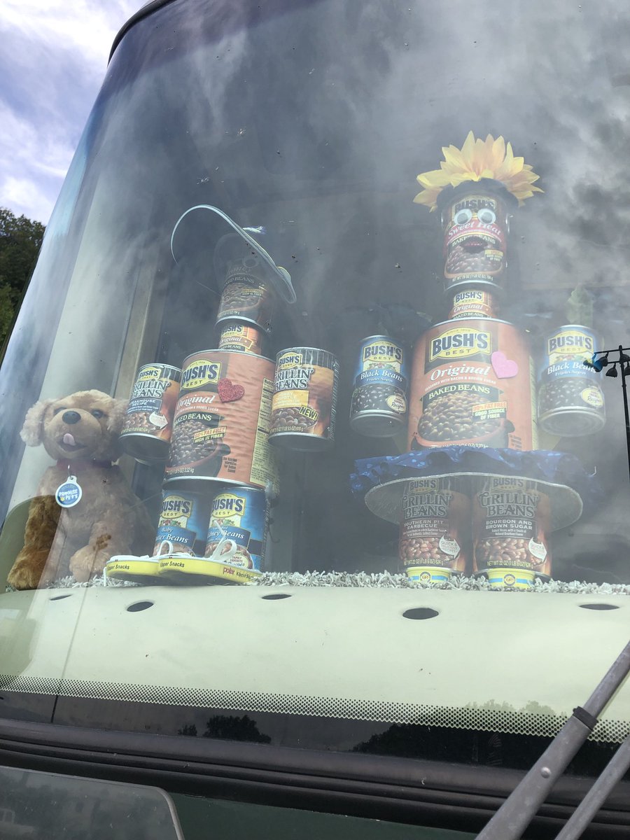 VickiG48's tweet photo. ⁦@BushsBeans⁩ #BeanBoy and #BeanBabe await your visit #BeanSquad #ItsBristolBaby #coachlife #DragstripG2 https://t.co/DXddn67Js4
