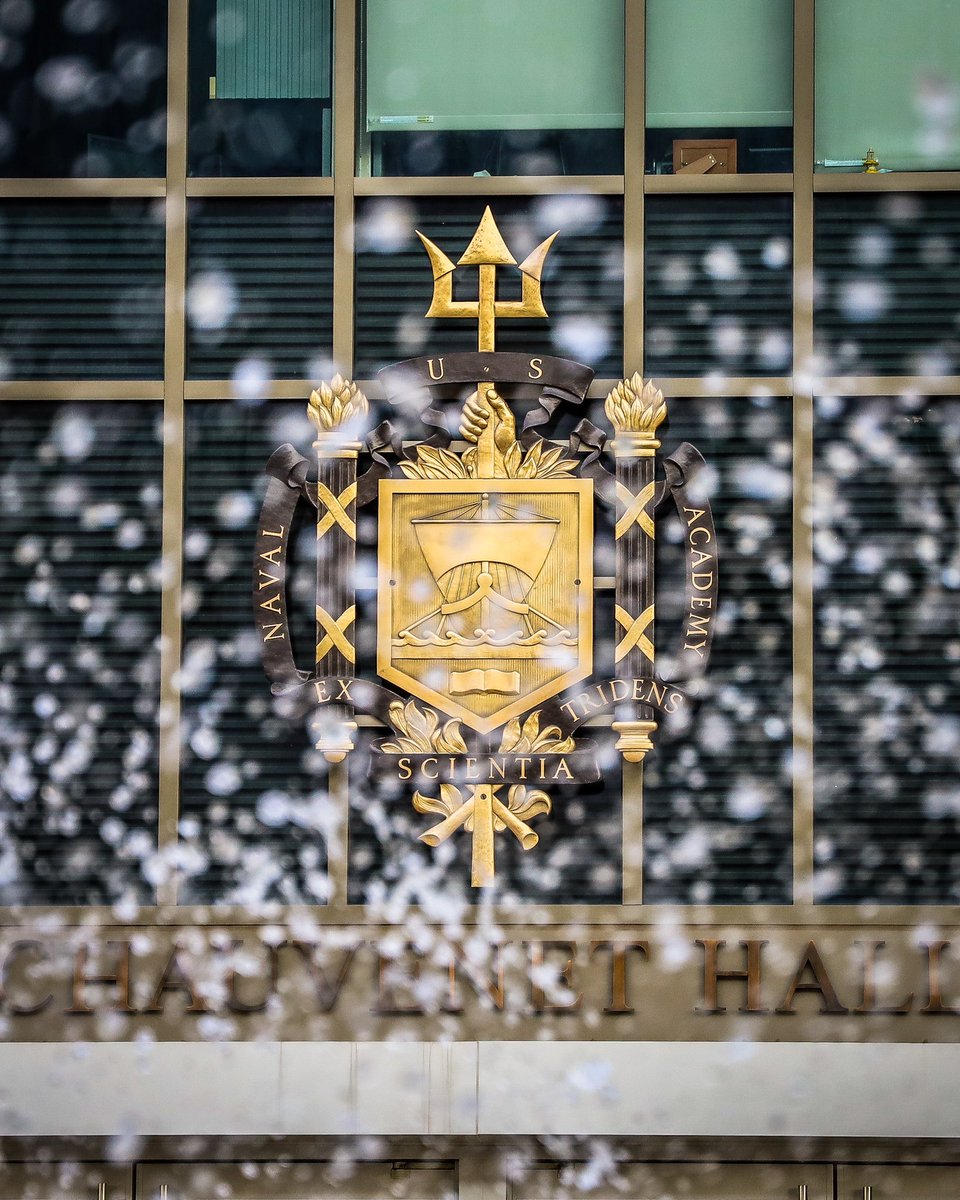 USNA 🤝 #1 Public School 

U.S. News &amp; World Report Ranks the United States Naval Academy at #1 on their Top Public Schools list! 

🔗: usnews.com/best-colleges/…

#GoNavy | #WinTheBattle