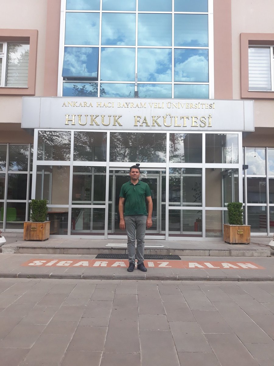 Todaie' de başladığım Gazi ile taçlandırdığım ve Hacı Bayram  Veli Üniversitesi ile final yaptığım uzun ve yorucu maratonun sonunda  Adalet Yönetimi Tezli Yüksek Lisans Programından mezun olarak Bilim Uzmanı ünvanını aldım. Emeği geçen Hukuk Fakültesi  Hocalarıma çok teşekkür ede