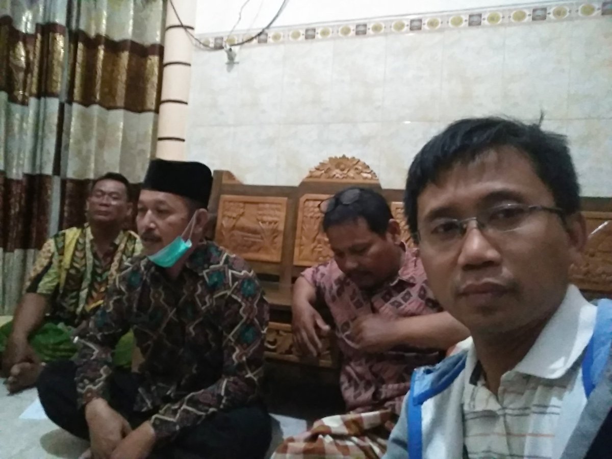 AGUNG_RAHAYU07's tweet photo. Kamis (16/9), Agung Pamuji Rahayu Luhkan #Lamongan. Penyuluhan Pengembangan KUB dan Penerbitan TDKP (Tanda Daftar Kapal Perikanan) di Desa Weru Kecamatan Paciran Lamongan #GiatLuhkanSatminkalBwi @puslatluhkp @bppp_banyuwangi @diskanlmg https://t.co/1rNTkNKHSE