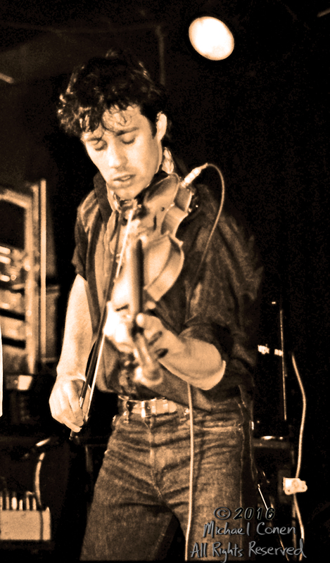 MickPuck's tweet photo. How Steve Wickham looked when he first played with #TheWaterboys on #ThePanWithin. Photo by Michael Conen. https://t.co/KuOfJNtMed