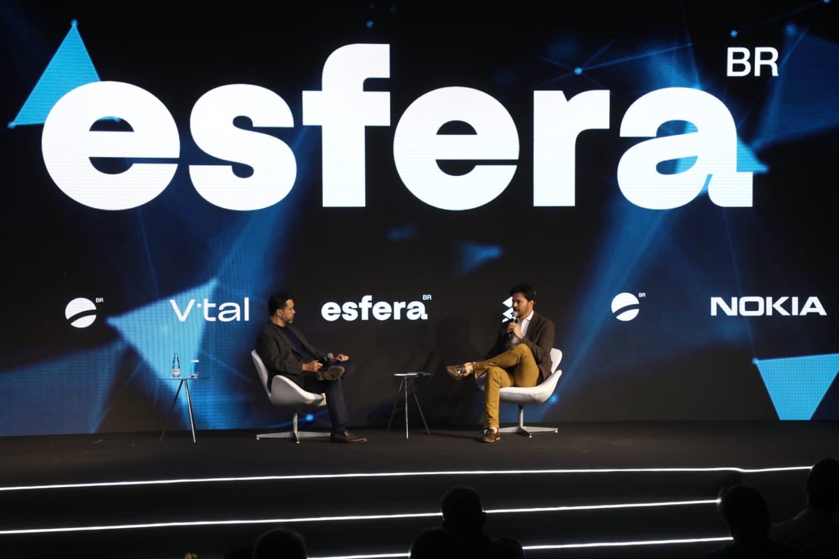 Debate produtivo sobre #5G com a <a href="/esferabr/">Esfera Brasil</a>. Reforçamos a importância da tecnologia para conectar os brasileiros e tornar o Brasil um país mais competitivo digitalmente. Vamos cumprir a meta do PR <a href="/jairbolsonaro/">Jair M. Bolsonaro</a> e acabar com o deserto digital no 🇧🇷!