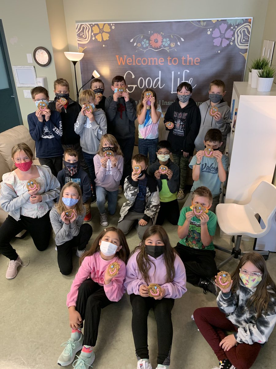 Nicole & Petra tweet media