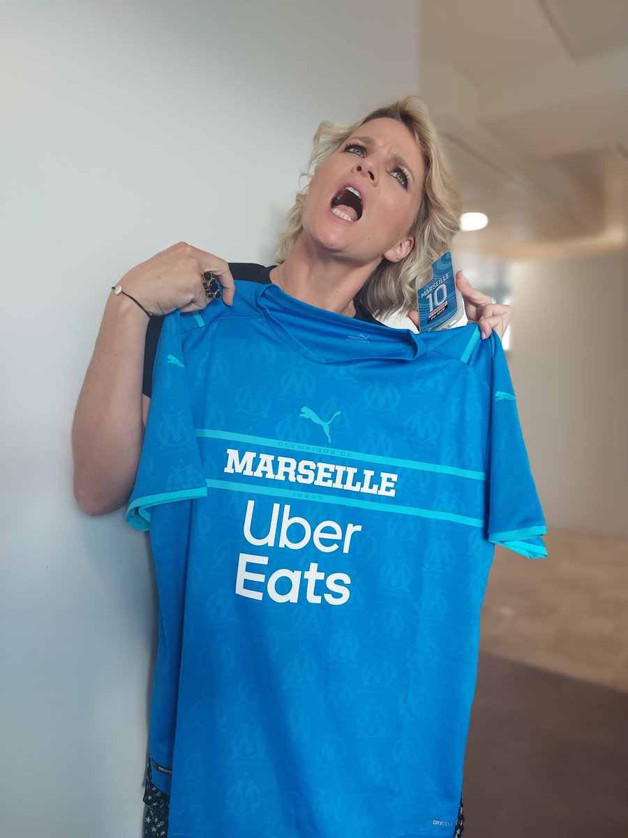 🎁[CADEAU]🎁

<a href="/francepierron/">⭐France⭐ Pierron</a> vous fait gagner le maillot de l'<a href="/OM_Officiel/">Olympique de Marseille</a> et une coque <a href="/mastercasefoot/">Master Case Foot</a>

RT &amp; Follow <a href="/lequipedusoir/">L'Équipe du soir</a> et choisissez votre chroniqueur pour le jeu.
(Domenech, Favard, Schneider, Penot, Cissé)

<a href="/pumafootball/">PUMA Football</a> <a href="/PUMA/">PUMA</a> #PUMAFAM