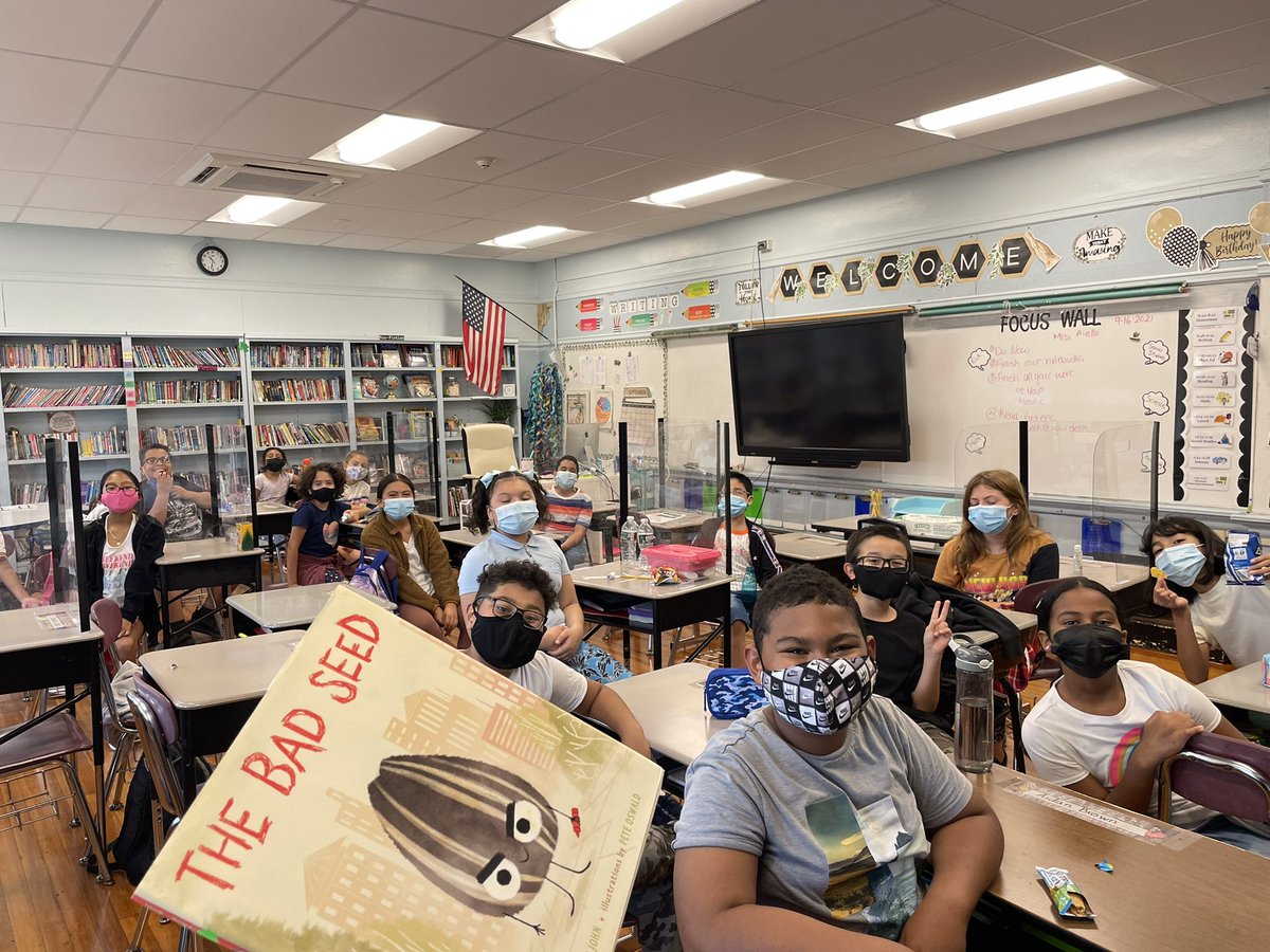 MissGarciaRM310's tweet image. It’s been a year in a half since I’ve read a book to all my students in person. I missed this soooo much🍎🥰 😢. Today was a VERY special/amazing day. shout out to @niccinelli for letting me borrow this book! #weeread #weeback #lovereadalouds