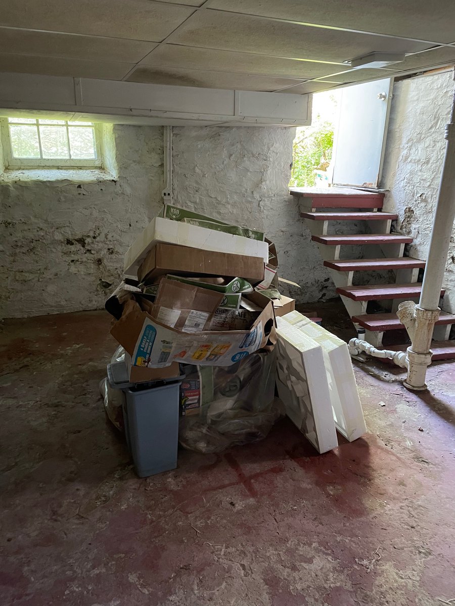 RhondaJFlanagan's tweet image. finished cleaning basement moldy smell finally gone after a month. no word from “Mortgage Services” lawn not mowed, talked to them b4 they threatened me 2acquire property legally. trying to get a #pushmower 2not waste fuel. #ClimateCrisis #AbandonedHouse #Homeless #FixerUpper
