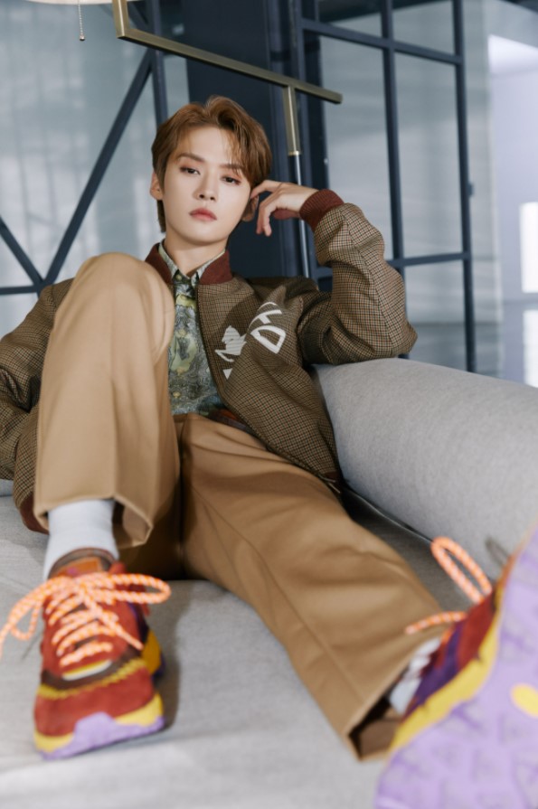 EtroOfficial's tweet image. Etro Earthbeat meets #STRAYKIDS’ sub unit group #DANCERACHA (LEEKNOW, HYUNJIN, FELIX) and show their fascinating movement scene in their universe. 
 
#ETRO #ETROEARTHBEAT #ETRO21FW #STRYKIDS #DANCERACHA #LEEKNOW #HYUNJIN #FELIX