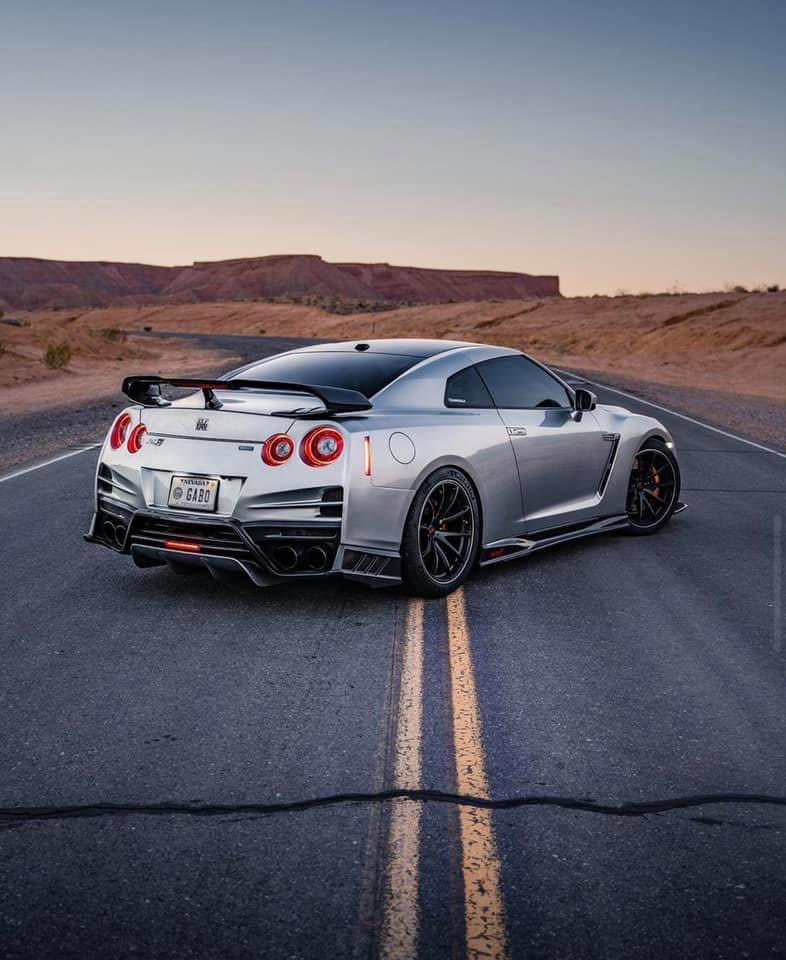 Nissan GTRs tweet media