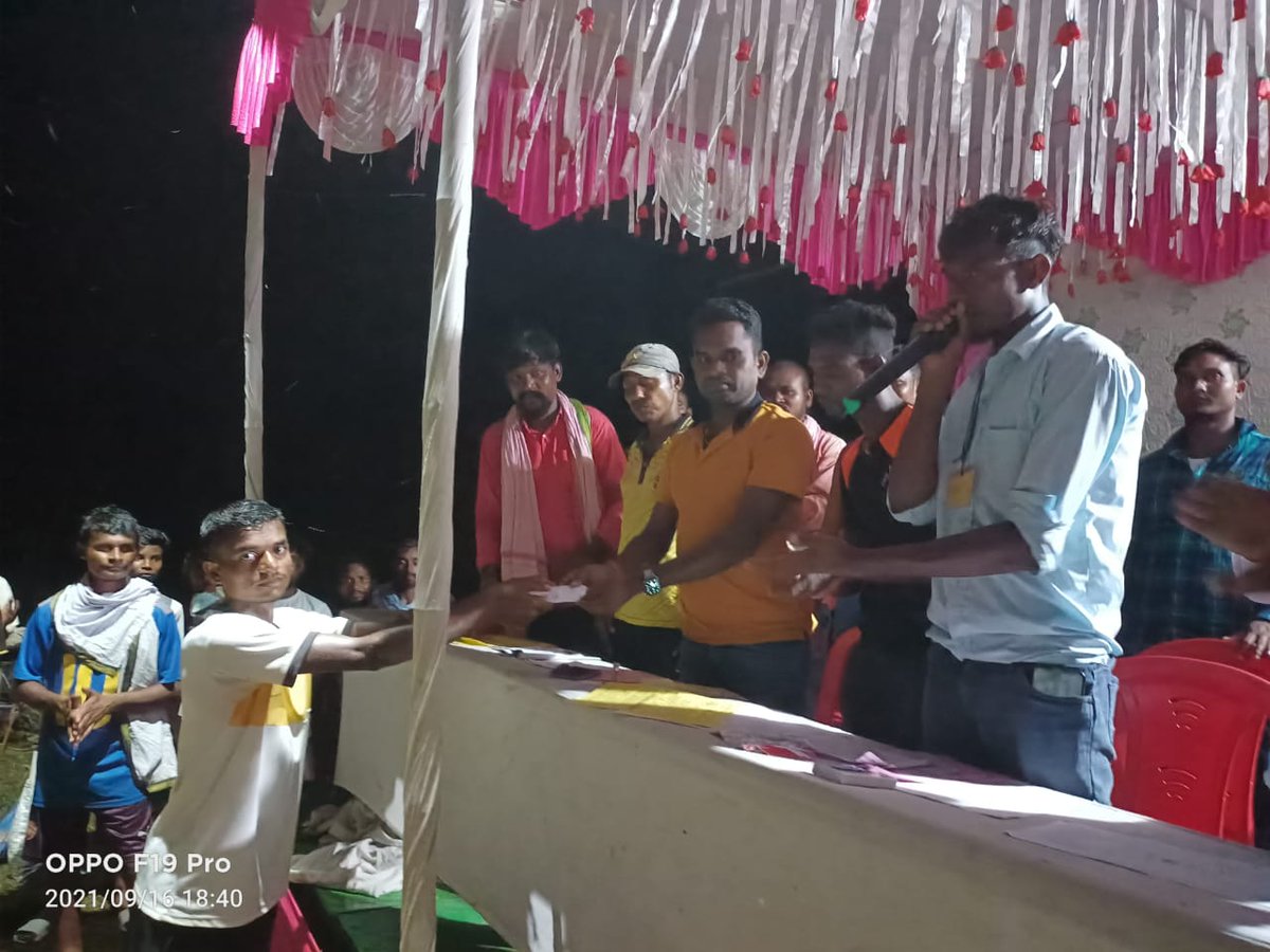 RahulJmm3's tweet photo. #पोटका_विधानसभा

#पोटका_प्रखंड_अंतर्गत_टांगराईन_पंचायत के छोटा हाड़ियान ग्राम में NBYC छोटा हाड़ियान, हेंसलढीपा  द्वारा आयोजित वार्षिक संस्कृतिक कार्यक्रम में शामिल होते हुए #पोटका_लोकप्रिय_माननीय_विधायक_श्री_संजीव_सरदार_जी ।
@officeSanjibJMM @SanjibSardarMLA https://t.co/NecjwHYDdY