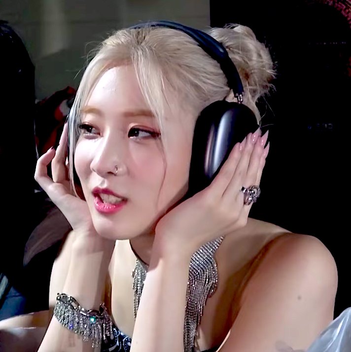#김립 #KIMLIP #이달의소녀 #LOONA <a href="/loonatheworld/">이달의 소녀(LOOΠΔ)</a>