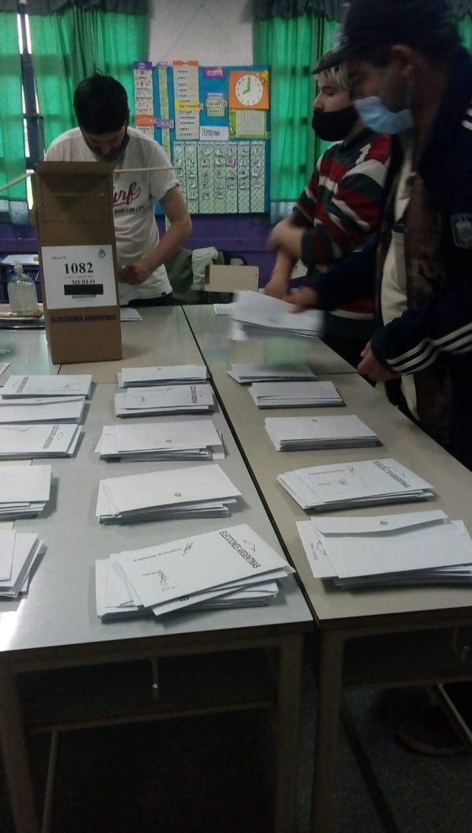 JuanIgn93833134's tweet photo. La juventud @MerloIgualar estuvo presente trabajando arduamente para éstas PASO y así lo haremos en noviembre pero pedimos a nuestros representantes tanto a nivel nacional como municipal que no nos dejen solos, xq nosotrxs trabajamos con el corazón pero necesitamos de su ayuda https://t.co/KZEWcEPcvY