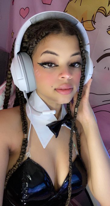 wondering if i should buy cat ears or puppy ears 🐶🐱 which energy do i give off? https://t.co/EH9KQUk<a href="/tag/cookierun"class="tags"><span>#cookierun</span></a><a href="/tag/cookierunkingdom"class="tags"><span>#cookierunkingdom</span></a><a href="/tag/limecookie"class="tags"><span>#limecookie</span></a>