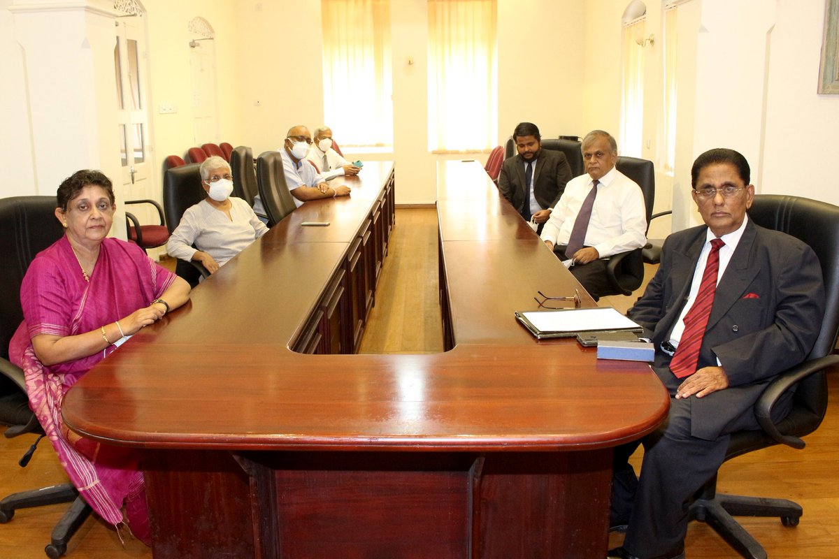 MFA_SriLanka's tweet photo. The new Executive Director assumes duties at the Lakshman Kadirgamar Institute for International Relations and Strategic Studies
Full Media Release at: https://t.co/qKvoG8tIuU
#LKIIRSS #DiplomacyLk #lka #SriLanka https://t.co/4ALb9lo6Dt