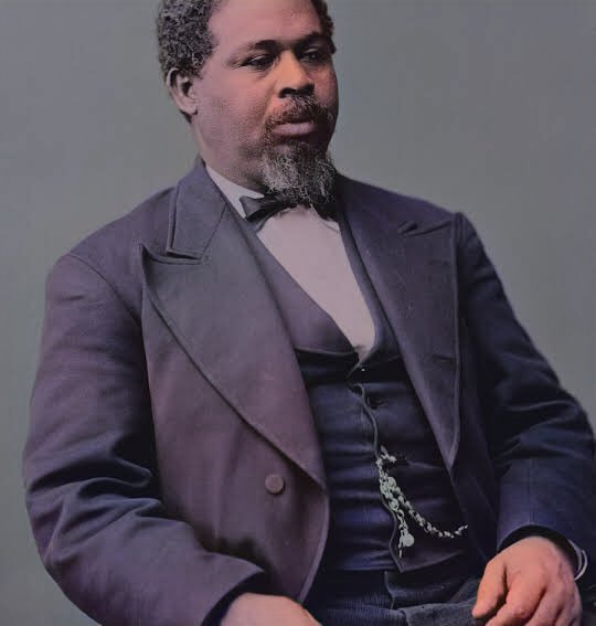 AfricanArchives's tweet photo. During the U.S. Civil War, Robert Smalls:
—stole a confederate ship disguised as the captain
—rescued slave families
—escaped to the Union &amp; took command of a ship.
—educated himself, became a successful businessman, bought his ex-owners house, and served 5 years in Congress. https://t.co/NGqW3rqNDl