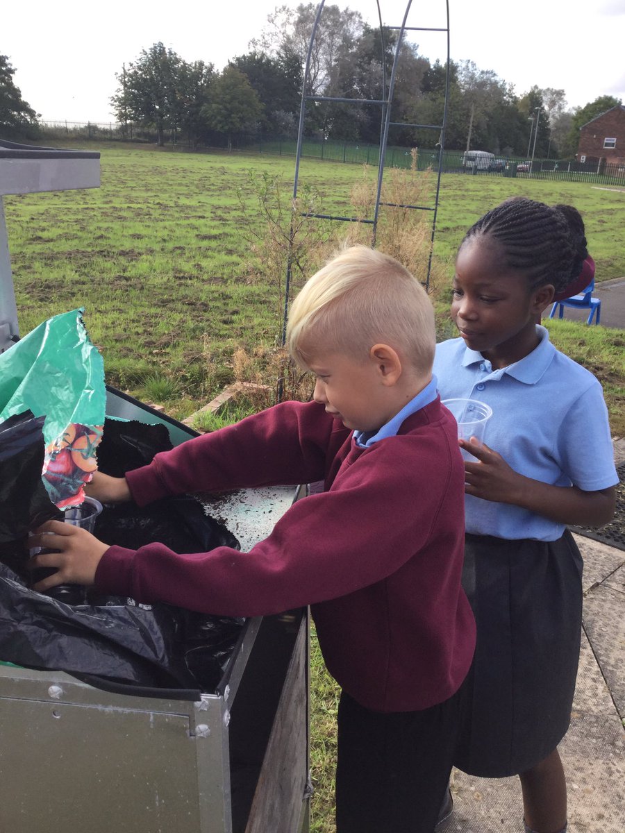 Year3HolyFamily's tweet photo. Year 3 loving planting flower and vegetable seeds as part of their Science topic!xx https://t.co/BAMeRto9Gh