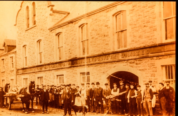 ECMFCM's tweet photo. This week's @FestErne is celebrating the waterways & food of Fermanagh.
Have a wee look at photos relating to Fermanagh's rich food heritage.
Scottish Co-operative Wholesale Society, Enniskillen
#FestErne #EmbraceAGiantSpirit #LoveIreland #IrishMuseumsOnline #MuseumsFromHome https://t.co/KqwuQ4zVsx