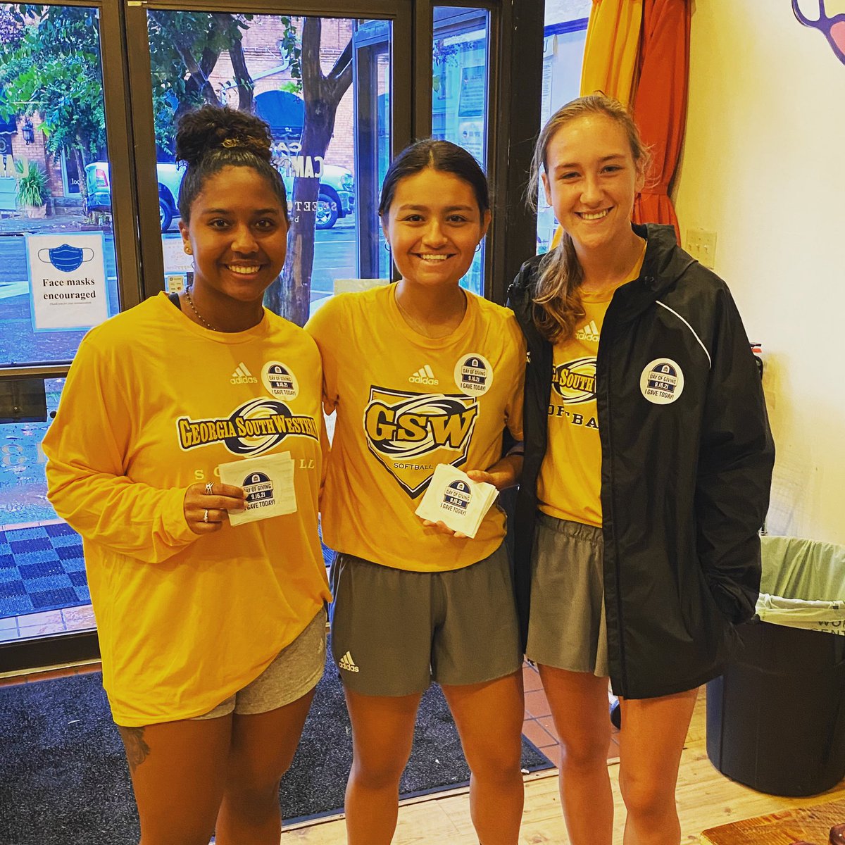_GSWSoftball's tweet photo. Thank you @CafeCampesino for participating in the Day of Giving! #gswdayofgiving #canesbaby! #goldforcethursday π₯πͺ https://t.co/39FU32UteC