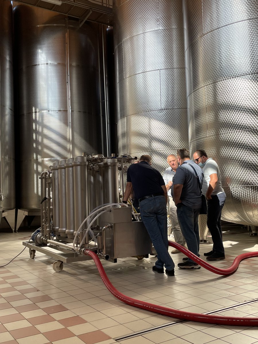 SrlBared's tweet photo. We have consolidated the relationship with our partner  ɪɢꜱ-ʜᴏʟᴅɪɴɢ by hosting 𝘾𝙃𝘼𝙏𝙀𝘼𝙐 𝘼𝙉𝘿𝙍𝙔 winery from Russia 🇷🇺.
Thanks to @Marsuret for their hospitality in the cellar and for showing us their #crossflowfilter @SrlBared  working with Prosecco! https://t.co/6YvAabWa6F