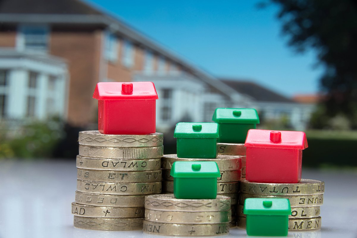 There's a tonne of ways to #SaveMoney around the house that are relatively easy to do! 

<a href="/MoneyHelperUK/">MoneyHelper</a> have compiled a list of different ways you can save money. Click the link to find out more! 👉 bit.ly/3gTMHiO