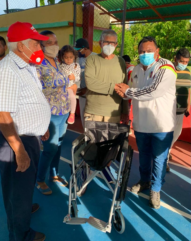 FranciscoGpsuv's tweet photo. ¡Bendecido día ciudad marinera! Con amor y lealtad cumplimos el compromiso contraído con nuestro Poder Popular y con el apoyo de Pdte. @NicolasMaduro, seguimos llevando bienestar y la mayor suma de felicidad posible a las catacumbas del pueblo. #16Sep #AmorConAmorSePaga https://t.co/zei7JocMBF
