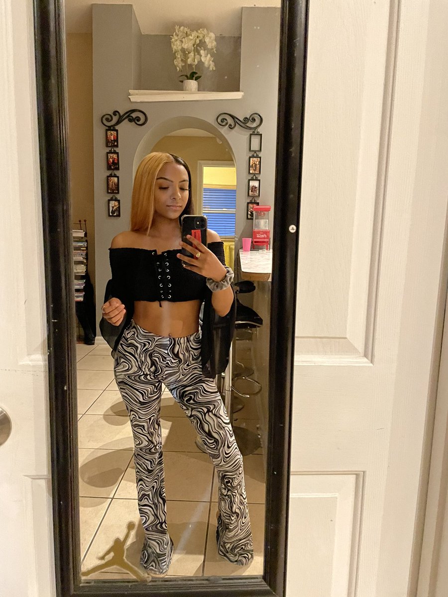 Kaatisha_'s tweet photo. Tell Me Not, I’m Different 😌💅🏽. https://t.co/DNX2xyInAZ