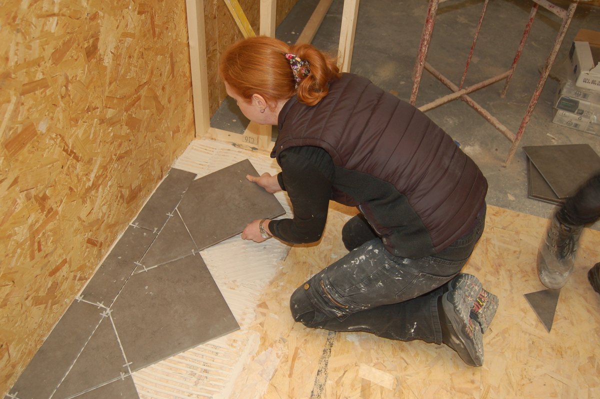 It's been a busy start to the new academic year with many new learners joining us, but we do still have limited spaces on the plastering/wall &amp; floor tiling diploma courses at our Pinxton centre just off M1 J28. You may be even be eligible for funding. Call 01283 213427 NOW!