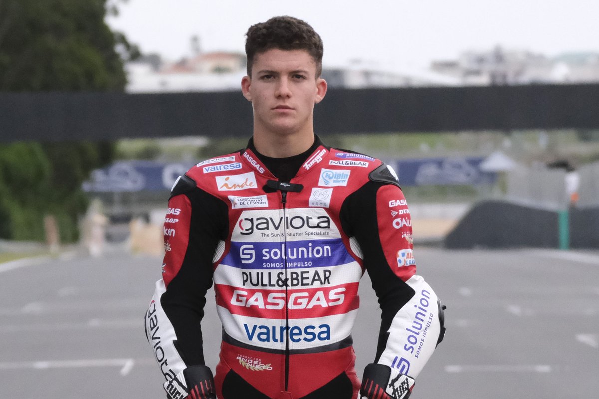 AsparTeam's tweet photo. El piloto del #AsparTeamJunior Dani Holgado puede cerrar matemáticamente el título del #FIMCEV de #Moto3 este fin de semana.
Necesita sumar 9 puntos más que su perseguidor.
¿Lo conseguirá en el #SanMarinoGP? ¡¡Vamos a intentarlo!! https://t.co/LJPrnuNLFJ