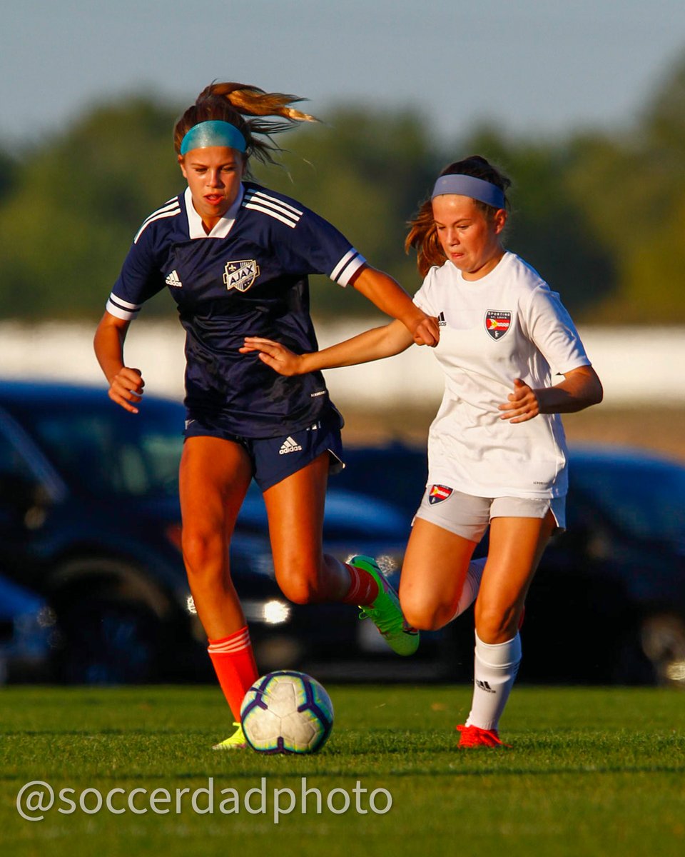 Who doesn't love #goldenhour? U15 Girls Action from @slysaleague fields last night. @Premier2007 White vs @AjaxStLouis 026. Hard fought battle with @AjaxStLouis taking the W 2-1. #soccerdadphoto #soccer #canonphotography #canon7d #canon300f28