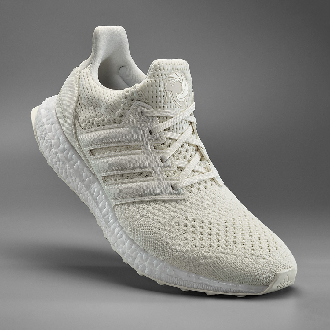 adidasalerts's tweet photo. adidas celebrates the release of the 25th @007 film with a collection of Ultraboost collaborations including the Ultraboost 1.0, #UltraBOOST20, and Ultraboost Summer.RDY, releasing next Friday, September 24.
#sponsored https://t.co/tSBFA9TZby