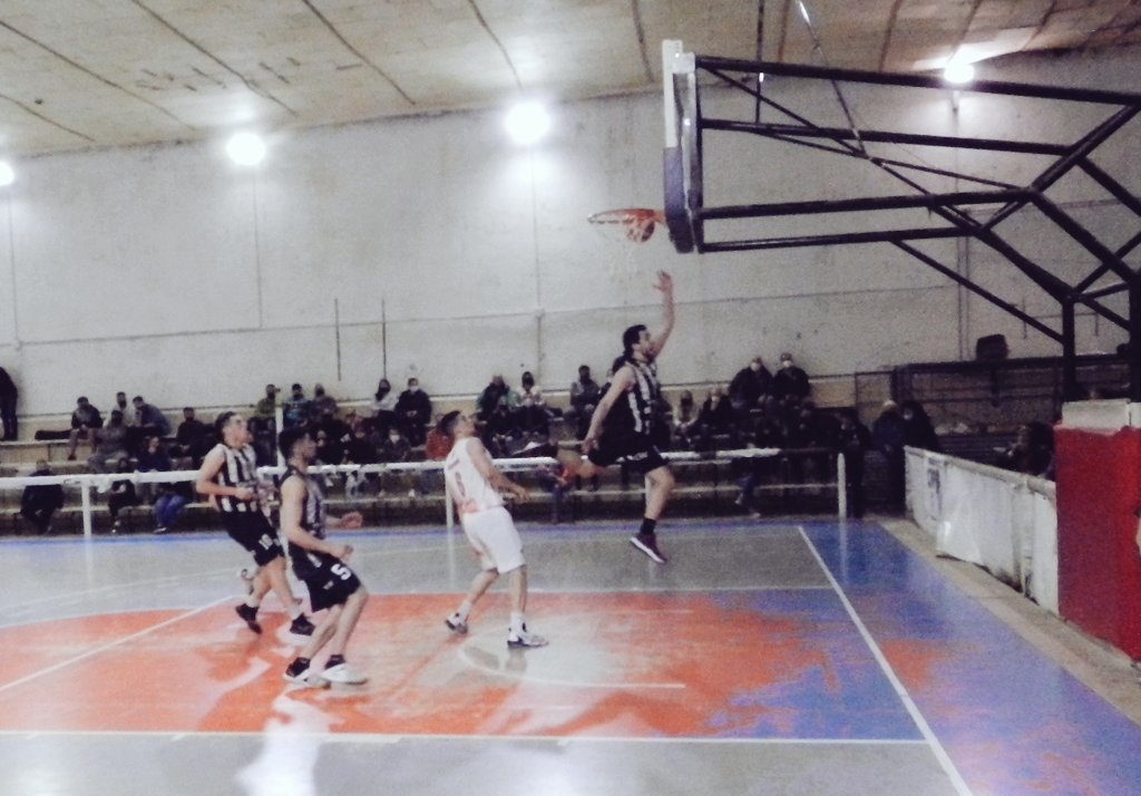 Imagenes de <a href="/ClubCipolletti/">Club Cipolletti</a> 62-101 <a href="/indepnqnbasquet/">Independiente Nqn</a> por la fecha 2 del Pre Federal de Basquet.

Mas fotos en: facebook.com/media/set/?van…
