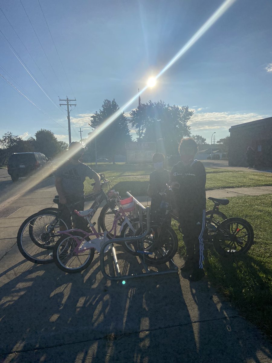 ☀️✏️It’s a beautiful sunny day at Hiller Elementary!☀️✏️ #wearelamphere <a href="/hillerwildcats/">Hiller Elementary | The Lamphere Schools</a>