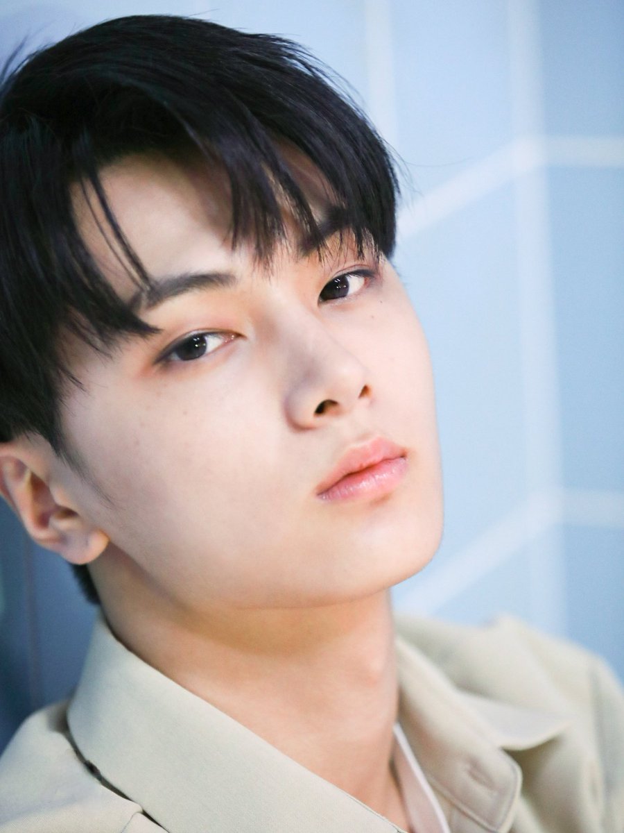 0420FEED's tweet photo. so hawt &amp; fine man https://t.co/HFCZgjDrd6