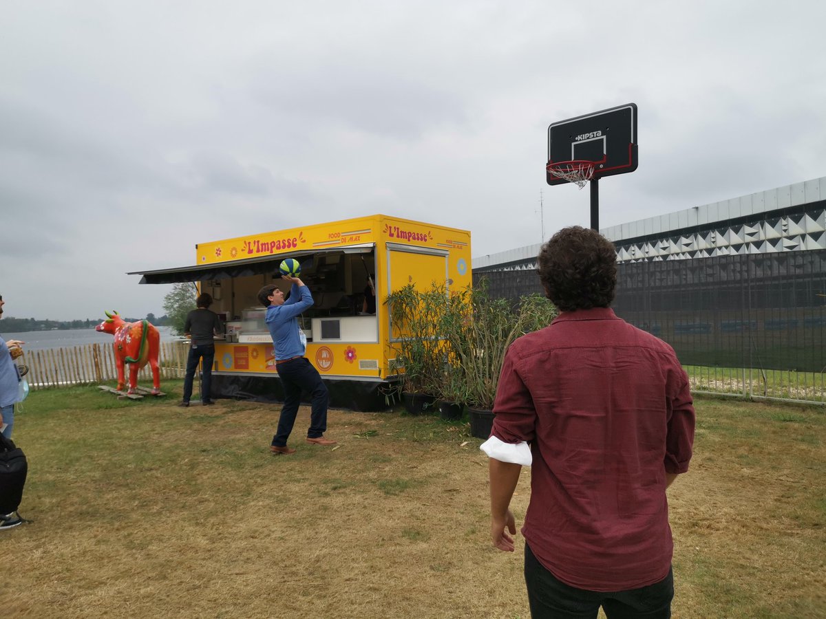 ICT lab members are taking a short break after intense morning session on the final day #ECOC2021. We got GOOD shots for the presentations and also basketball!