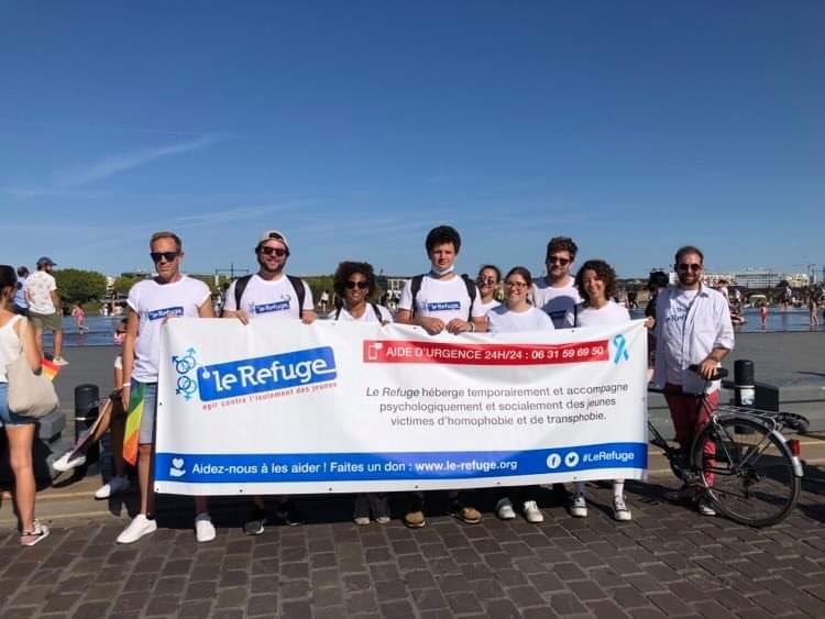 LeRefuge33's tweet photo. Une journée géniale à la Marche des fiertés 2021 - Bordeaux 🏳️��🌈
C'était un plaisir de vous retrouver. 
🙏Merci au Le Refuge Département-relais Deux-Sèvres de nous avoir accompagnés.
🙏Merci au @LeGirofard de Bordeaux pour l'organisation de cette belle journée.
Fondation @lerefuge https://t.co/L1OJVh3ahZ