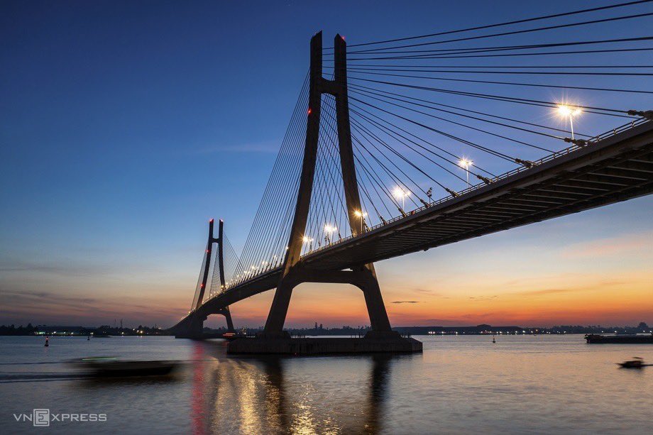 Expat_Local's tweet photo. The beauty of Vietnam’s iconic bridges. #traveling #travelling #travelblogger #traveltheworld #vacation #travelphoto #beautifuldestinations #travellers #travellover #travellist #traveladdict #travelcaptures #travelinspiration #travelcommunity #travelawesome https://t.co/Hxgjaa0PTw
