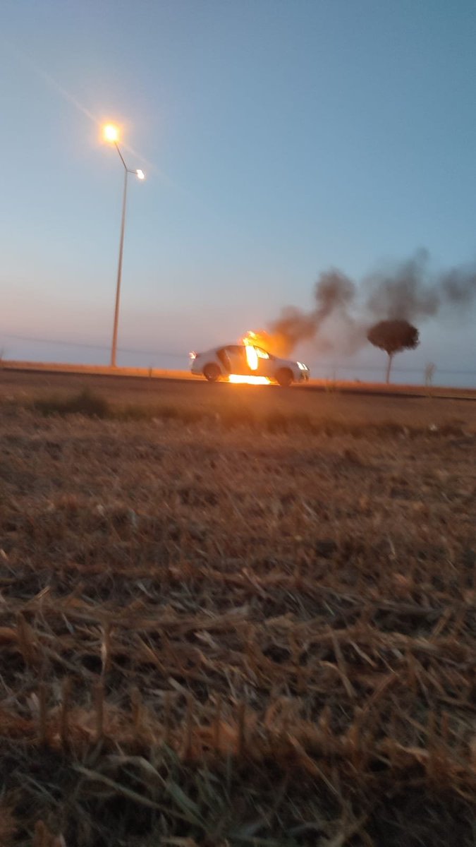 hcoskuncelik's tweet photo. @toyota_europe The Toyota vehicle caught fire by itself. My family's life was barely saved. Why is Toyota not dealing with this fire incident? Is it a manufacturing defect or fault or reliability problem that occurred in the Toyota vehicle in this fire. https://t.co/uEthpYNU7F