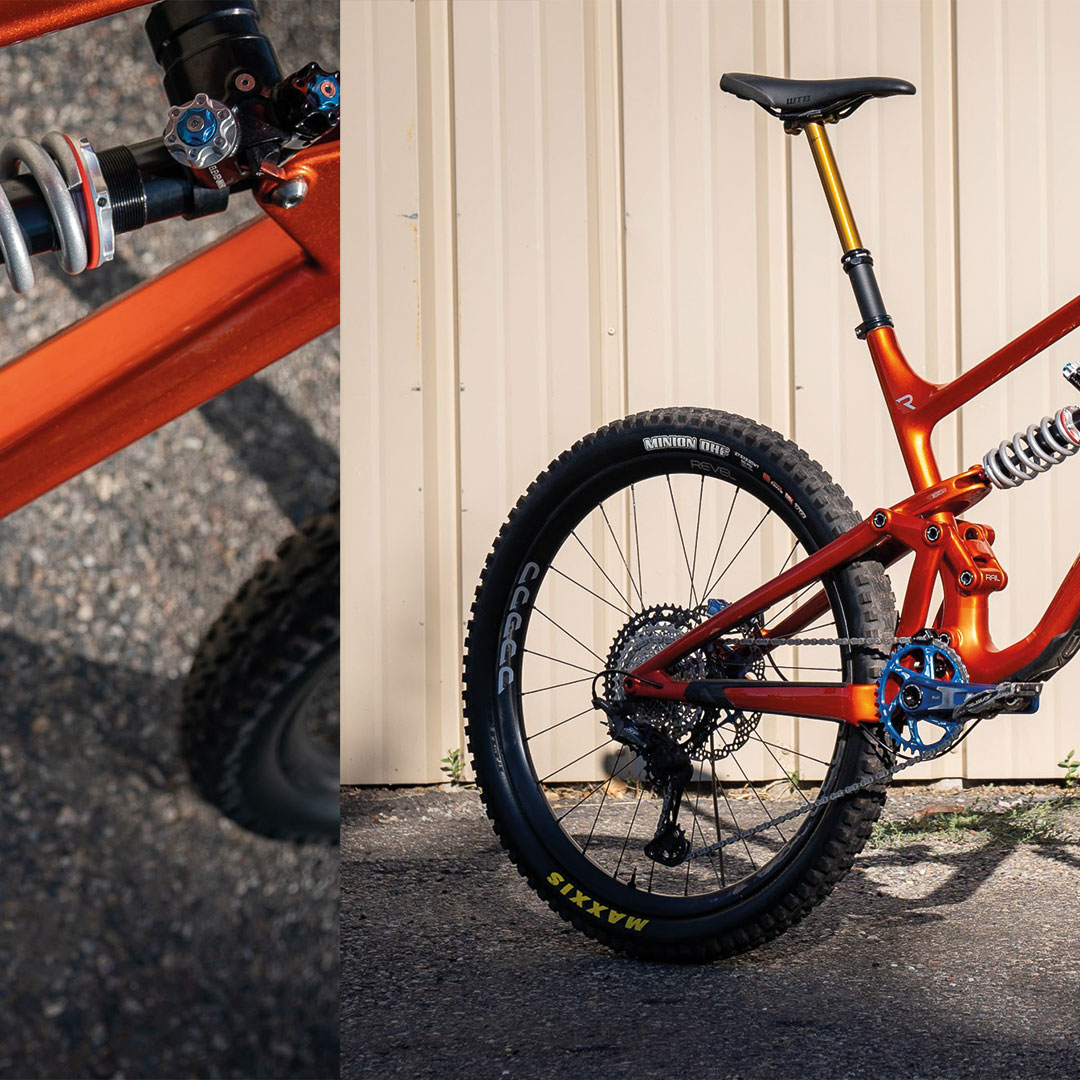 Hopetech's tweet photo. This one's 🔥🔥🔥

@slampsonite Revel Rail in mullet set up. 
Colours inspired by the Denver Broncos Football team, combining the amazing Tang colourway with our blue components. 

#bikecheck https://t.co/uze1SvOwoz