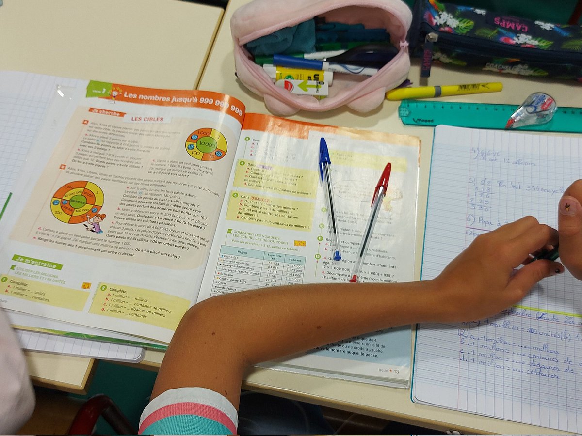 HatierRegionSud's tweet photo. Séance de #Numération #Mathématiques en cours double CM1/CM2 #GrandsNombres avec nos manuels #Capmaths @EditionsHatier .Merci 🙏 aux élèves 🙋♀️🤷♂️et à leur maîtresse pour leur accueil. https://t.co/YO0BRI8NIA