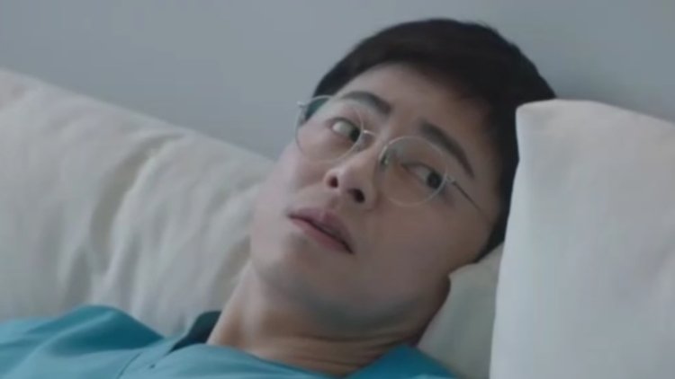 iksongmido's tweet photo. the only bed scene shinlee can offer:
#HospitalPlaylist2
#HospitalPlaylist2Ep12
#사랑합니다슬의팀 https://t.co/ufQ1NYFK8y